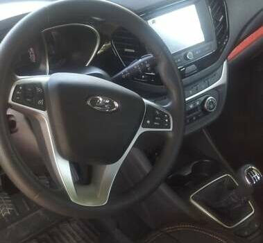 Оранжевый ВАЗ Vesta Cross, объемом двигателя 1.8 л и пробегом 9 тыс. км за 10500 $, фото 14 на Automoto.ua