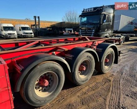 Красный Van Hool 3-АС, объемом двигателя 0 л и пробегом 355 тыс. км за 12623 $, фото 2 на Automoto.ua