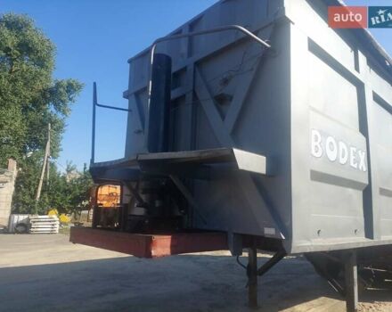 Van Hool 3B0061 1995 в Конотопе на Automoto.ua Красный Van Hool 3B0061, объемом двигателя 0 л и пробегом 0 тыс. км за 9100 $, фото 2 на Automoto.ua