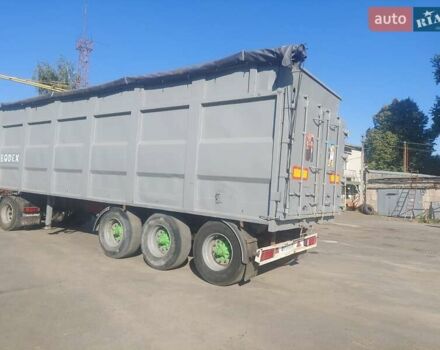 Van Hool 3B0061 1995 в Конотопе на Automoto.ua Красный Van Hool 3B0061, объемом двигателя 0 л и пробегом 0 тыс. км за 9100 $, фото 4 на Automoto.ua