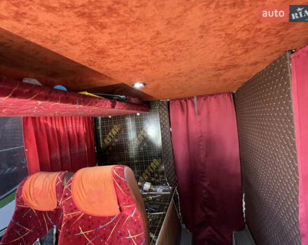 Красный Van Hool 927, объемом двигателя 12.8 л и пробегом 650 тыс. км за 70000 $, фото 13 на Automoto.ua