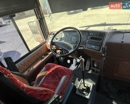 Красный Van Hool 927, объемом двигателя 12.8 л и пробегом 650 тыс. км за 70000 $, фото 12 на Automoto.ua