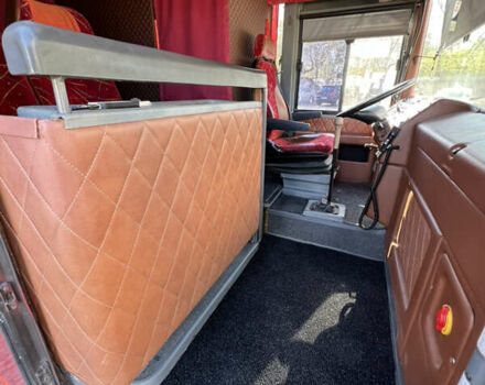 Красный Van Hool 927, объемом двигателя 12.8 л и пробегом 650 тыс. км за 70000 $, фото 1 на Automoto.ua