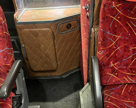 Красный Van Hool 927, объемом двигателя 12.8 л и пробегом 650 тыс. км за 70000 $, фото 23 на Automoto.ua