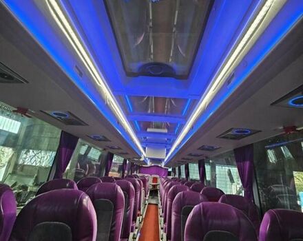 Фиолетовый Van Hool Акрон, объемом двигателя 12.9 л и пробегом 736 тыс. км за 115000 $, фото 7 на Automoto.ua