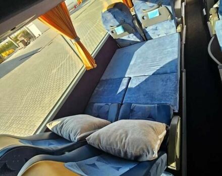 Красный Van Hool Астромега, объемом двигателя 12 л и пробегом 140 тыс. км за 284903 $, фото 15 на Automoto.ua