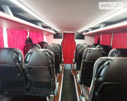 Красный Van Hool Астромега, объемом двигателя 12.9 л и пробегом 1 тыс. км за 277000 $, фото 12 на Automoto.ua