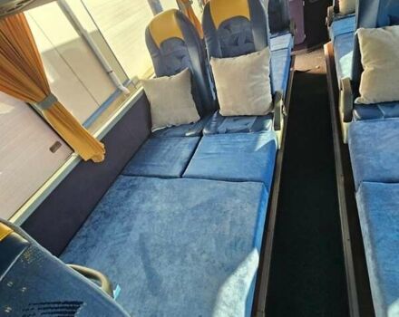 Красный Van Hool Астромега, объемом двигателя 12 л и пробегом 140 тыс. км за 284903 $, фото 14 на Automoto.ua