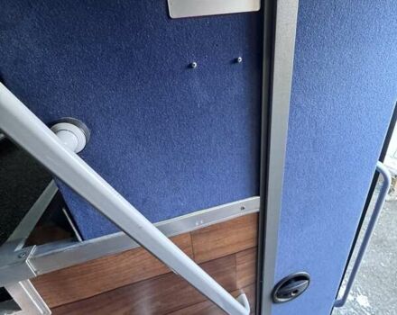 Желтый Van Hool Астрон, объемом двигателя 12.42 л и пробегом 930 тыс. км за 200000 $, фото 8 на Automoto.ua