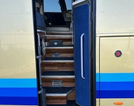 Желтый Van Hool Астрон, объемом двигателя 12.42 л и пробегом 930 тыс. км за 200000 $, фото 4 на Automoto.ua