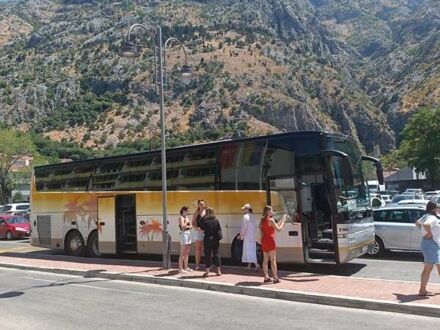 Серый Van Hool Астрон, объемом двигателя 12.9 л и пробегом 878 тыс. км за 145352 $, фото 1 на Automoto.ua