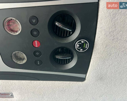 Білий Van Hool TX15, об'ємом двигуна 12.9 л та пробігом 650 тис. км за 150000 $, фото 19 на Automoto.ua