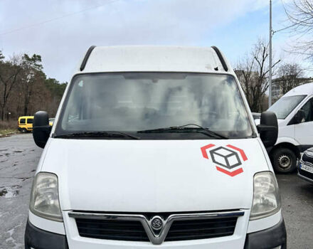 Белый Воксхолл Мовано, объемом двигателя 2.5 л и пробегом 250 тыс. км за 8500 $, фото 1 на Automoto.ua