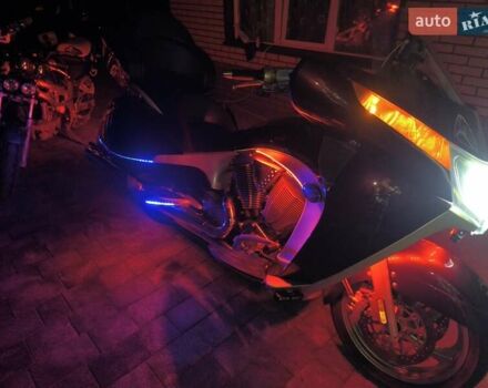 Красный Виктори Визион Тур, объемом двигателя 1.73 л и пробегом 27 тыс. км за 12700 $, фото 7 на Automoto.ua