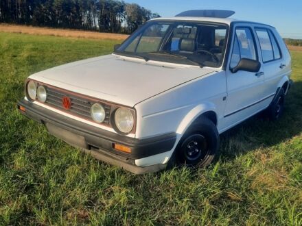 Фольксваген 1600 1986 у Харкові на Automoto.ua Білий Фольксваген 1600, об'ємом двигуна 2 л та пробігом 300 тис. км за 1150 $, фото 1 на Automoto.ua