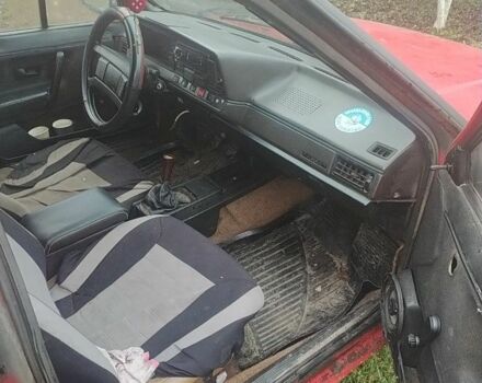 Красный Фольксваген 1600, объемом двигателя 1.6 л и пробегом 400 тыс. км за 591 $, фото 3 на Automoto.ua