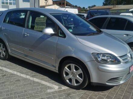 Сірий Фольксваген 1600, об'ємом двигуна 1.6 л та пробігом 152 тис. км за 5600 $, фото 1 на Automoto.ua