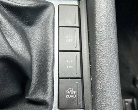 Белый Фольксваген Амарок, объемом двигателя 1.97 л и пробегом 282 тыс. км за 16450 $, фото 35 на Automoto.ua