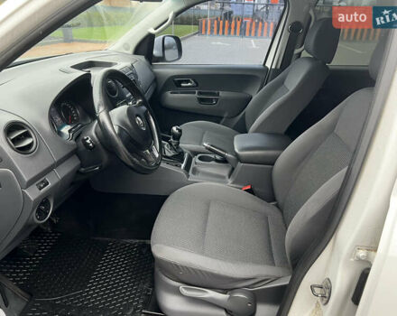 Белый Фольксваген Амарок, объемом двигателя 1.97 л и пробегом 282 тыс. км за 16299 $, фото 19 на Automoto.ua