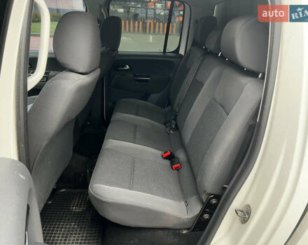 Белый Фольксваген Амарок, объемом двигателя 1.97 л и пробегом 282 тыс. км за 16299 $, фото 34 на Automoto.ua