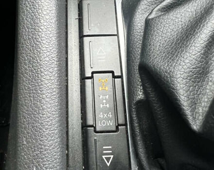 Белый Фольксваген Амарок, объемом двигателя 1.97 л и пробегом 282 тыс. км за 16299 $, фото 30 на Automoto.ua