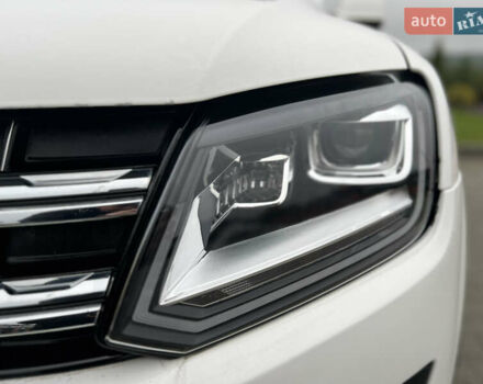 Белый Фольксваген Амарок, объемом двигателя 1.97 л и пробегом 282 тыс. км за 16450 $, фото 7 на Automoto.ua