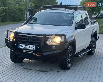 Белый Фольксваген Амарок, объемом двигателя 2 л и пробегом 342 тыс. км за 17500 $, фото 29 на Automoto.ua