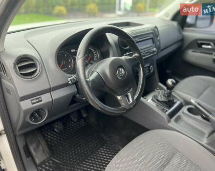 Белый Фольксваген Амарок, объемом двигателя 1.97 л и пробегом 282 тыс. км за 16450 $, фото 21 на Automoto.ua