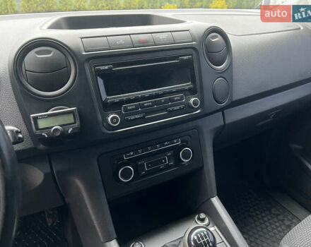 Белый Фольксваген Амарок, объемом двигателя 1.97 л и пробегом 282 тыс. км за 16450 $, фото 25 на Automoto.ua