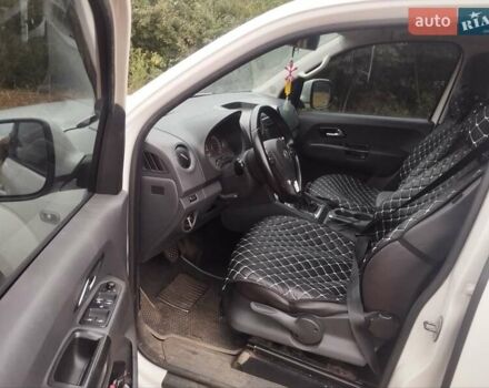 Белый Фольксваген Амарок, объемом двигателя 1.97 л и пробегом 363 тыс. км за 15000 $, фото 5 на Automoto.ua