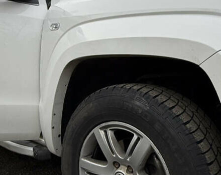 Белый Фольксваген Амарок, объемом двигателя 1.97 л и пробегом 294 тыс. км за 13800 $, фото 17 на Automoto.ua