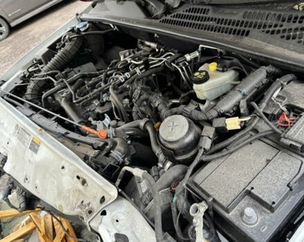 Белый Фольксваген Амарок, объемом двигателя 0 л и пробегом 150 тыс. км за 6000 $, фото 7 на Automoto.ua