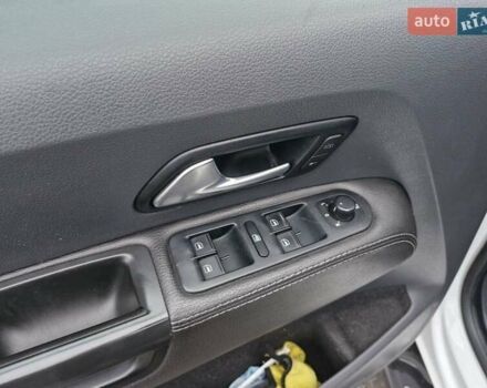 Білий Фольксваген Амарок, об'ємом двигуна 1.97 л та пробігом 320 тис. км за 19999 $, фото 10 на Automoto.ua