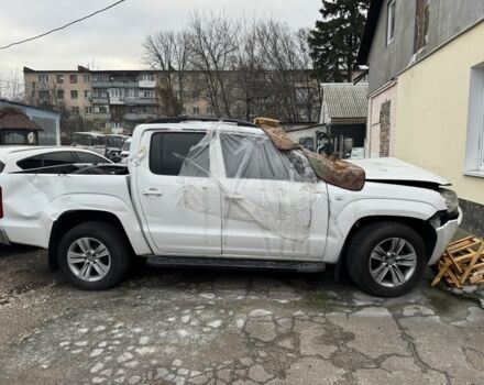 Белый Фольксваген Амарок, объемом двигателя 0 л и пробегом 150 тыс. км за 6000 $, фото 1 на Automoto.ua