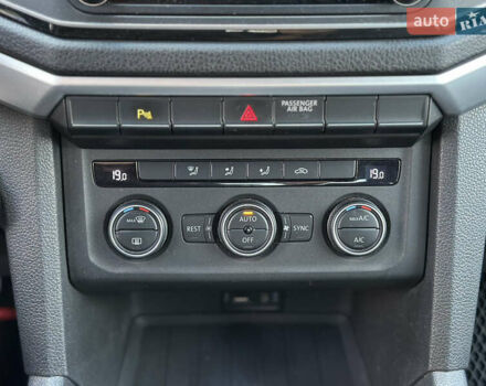 Белый Фольксваген Амарок, объемом двигателя 1.97 л и пробегом 287 тыс. км за 23200 $, фото 15 на Automoto.ua