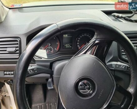 Белый Фольксваген Амарок, объемом двигателя 2 л и пробегом 270 тыс. км за 22500 $, фото 7 на Automoto.ua