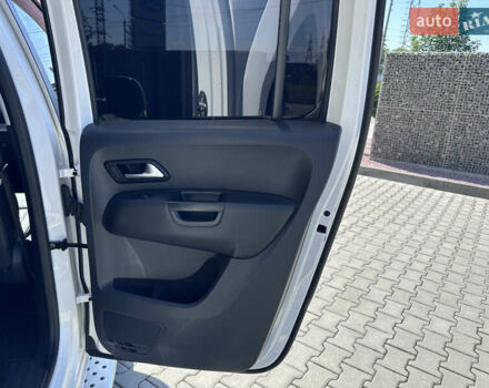 Белый Фольксваген Амарок, объемом двигателя 2.97 л и пробегом 557 тыс. км за 21000 $, фото 35 на Automoto.ua