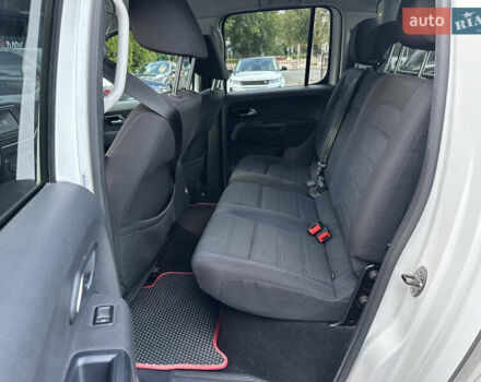 Белый Фольксваген Амарок, объемом двигателя 1.97 л и пробегом 287 тыс. км за 23200 $, фото 19 на Automoto.ua