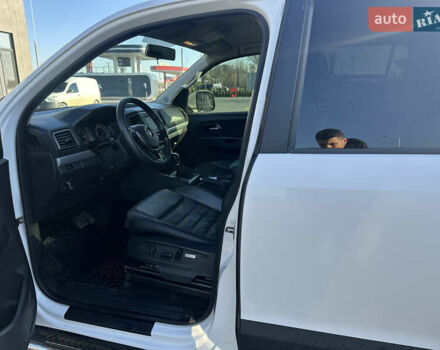 Белый Фольксваген Амарок, объемом двигателя 1.97 л и пробегом 255 тыс. км за 19000 $, фото 7 на Automoto.ua