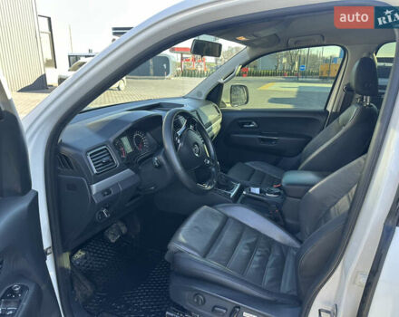 Белый Фольксваген Амарок, объемом двигателя 1.97 л и пробегом 255 тыс. км за 19000 $, фото 11 на Automoto.ua