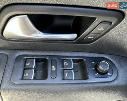 Белый Фольксваген Амарок, объемом двигателя 2.97 л и пробегом 557 тыс. км за 21000 $, фото 24 на Automoto.ua