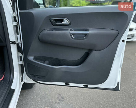 Белый Фольксваген Амарок, объемом двигателя 1.97 л и пробегом 287 тыс. км за 23200 $, фото 20 на Automoto.ua