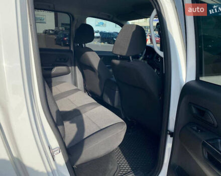 Белый Фольксваген Амарок, объемом двигателя 2 л и пробегом 135 тыс. км за 22900 $, фото 11 на Automoto.ua