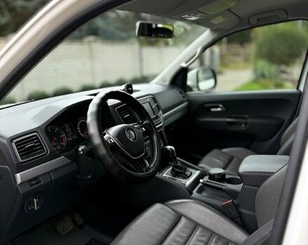 Белый Фольксваген Амарок, объемом двигателя 2 л и пробегом 235 тыс. км за 28000 $, фото 4 на Automoto.ua