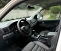 Белый Фольксваген Амарок, объемом двигателя 2 л и пробегом 235 тыс. км за 28000 $, фото 4 на Automoto.ua
