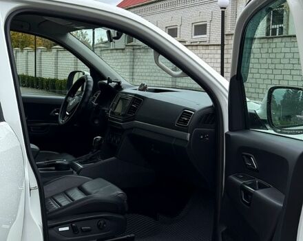 Белый Фольксваген Амарок, объемом двигателя 2 л и пробегом 235 тыс. км за 28000 $, фото 3 на Automoto.ua