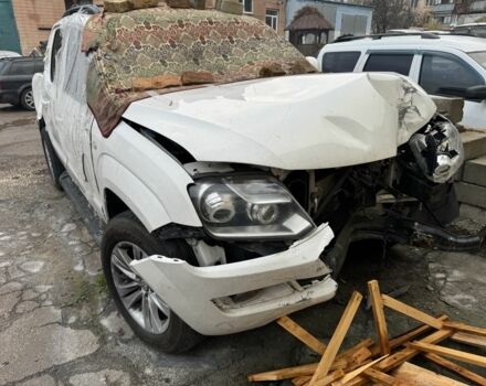 Белый Фольксваген Амарок, объемом двигателя 0 л и пробегом 150 тыс. км за 6000 $, фото 1 на Automoto.ua