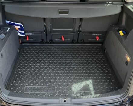 Черный Фольксваген Амарок, объемом двигателя 1.6 л и пробегом 220 тыс. км за 12000 $, фото 7 на Automoto.ua