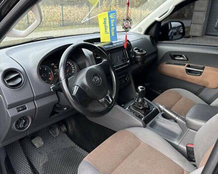 Черный Фольксваген Амарок, объемом двигателя 1.97 л и пробегом 241 тыс. км за 14000 $, фото 12 на Automoto.ua