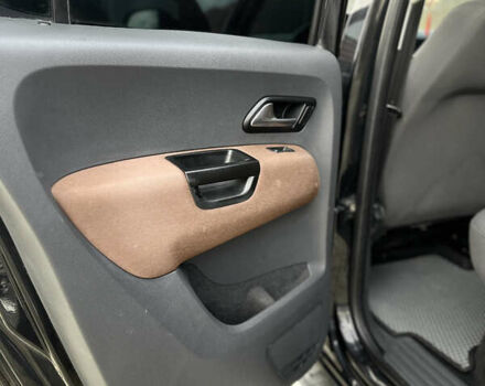 Черный Фольксваген Амарок, объемом двигателя 1.97 л и пробегом 241 тыс. км за 14000 $, фото 20 на Automoto.ua